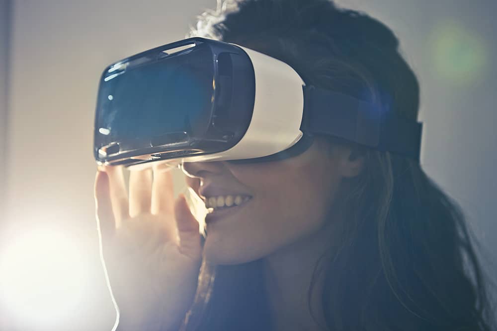 Virtual Reality (Vr) Experiences IN fASHION
